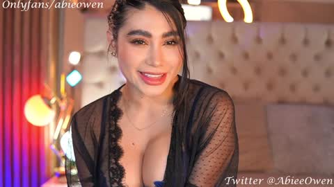 abie_owen online show from 12/20/24, 12:16