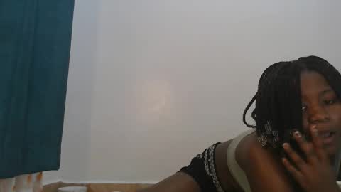 african_sidechick online show from 11/19/24, 02:55