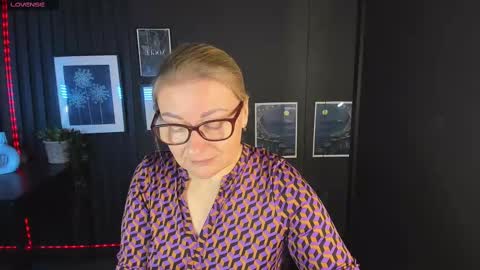 Alexandra online show from 11/17/24, 12:31