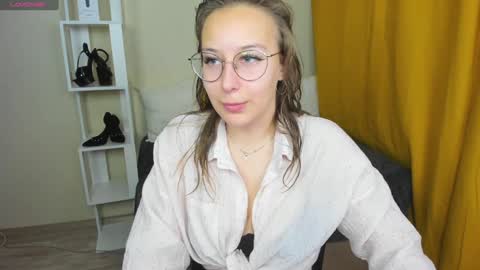 aliya_reid online show from 11/19/24, 12:42