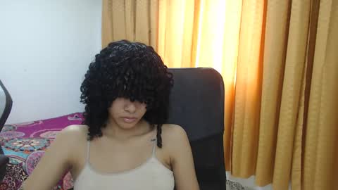 andrea_crespa1 online show from 12/02/24, 03:22