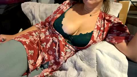 BeachyMILF online show from 12/11/24, 05:29