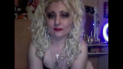 ellinhotgirl online show from 12/13/24, 06:21