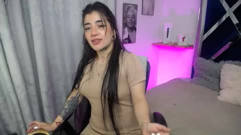 emilayton_ online show from 11/11/24, 05:01