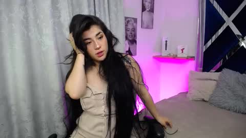 emilayton_ online show from 11/16/24, 03:38