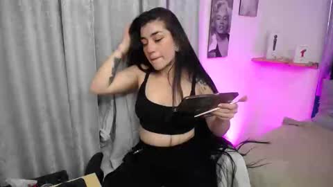 emilayton_ online show from 11/21/24, 03:53