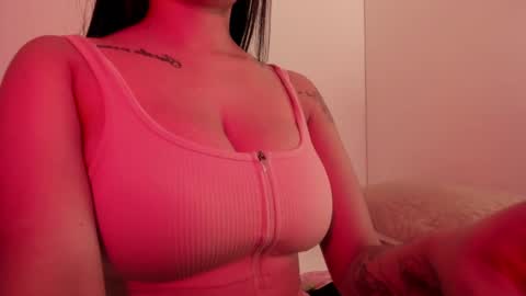 Emilia Big Boobs online show from 12/04/24, 01:56