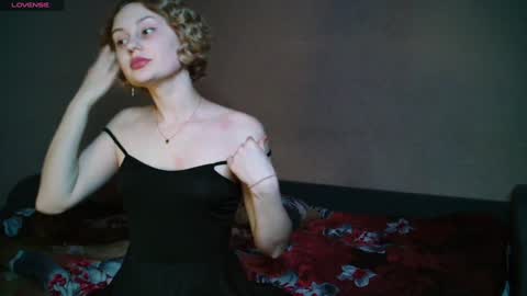 Lovely girl online show from 12/23/24, 12:26