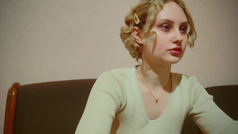 Lovely girl online show from 01/03/25, 12:20