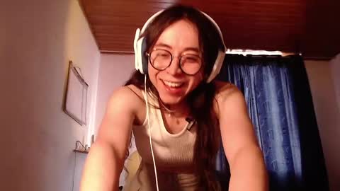 emily_pearl_ online show from 12/12/24, 08:49