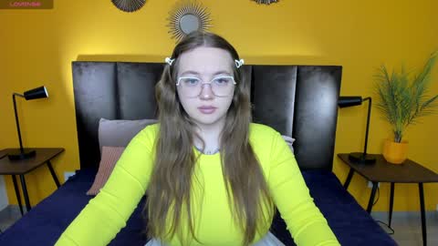 emma_adorablle online show from 11/19/24, 01:48