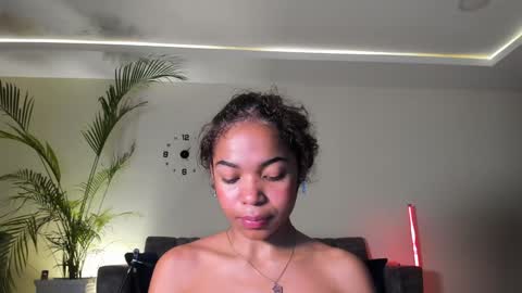 estefy_arroyo online show from 12/21/24, 01:07