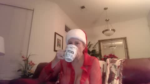 hotblondemilf1962 online show from 12/22/24, 10:14