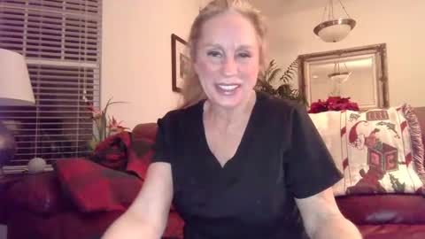 hotblondemilf1962 online show from 12/12/24, 12:43