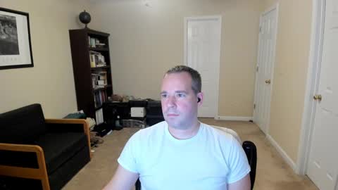 hotmale4u692000 online show from 12/23/24, 04:25