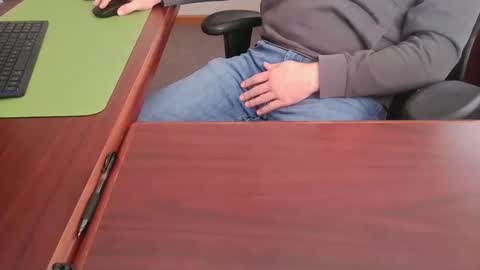 Hung office Stud online show from 01/03/25, 04:32