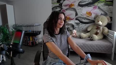 jennycutey online show from 11/25/24, 04:16