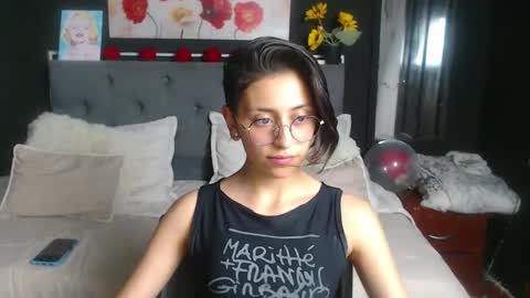 julieth_garcia_1 online show from 02/10/25, 08:44