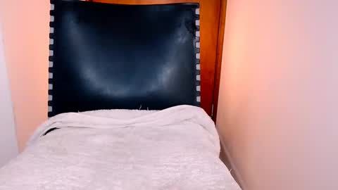 katalinaferreirax online show from 12/05/24, 08:06