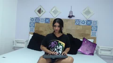 khendra_owen online show from 12/12/24, 10:59