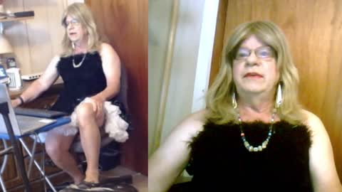 kim crossdresser     no nude room and clean chat only. online show from 11/19/24, 04:43