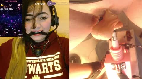 lauriss_ online show from 11/11/24, 11:22