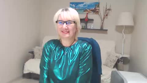 Leila Kinky online show from 11/15/24, 04:34