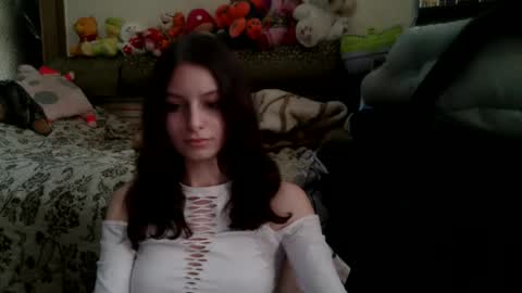 lilycandy_ online show from 12/14/24, 08:46