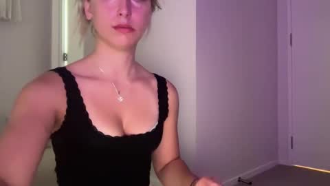 lovelyalexmoore online show from 01/07/25, 08:21