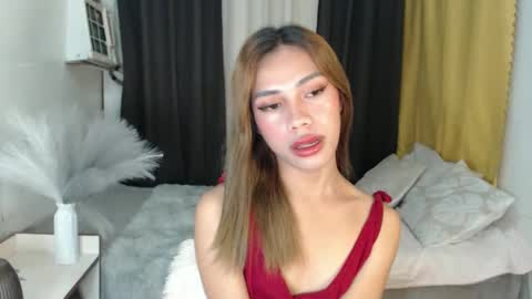 lovelynikki0319 online show from 02/08/25, 12:42