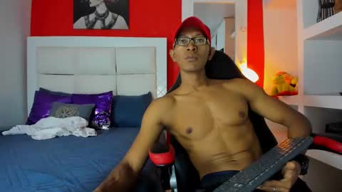 marquezz_23 online show from 01/02/25, 07:09