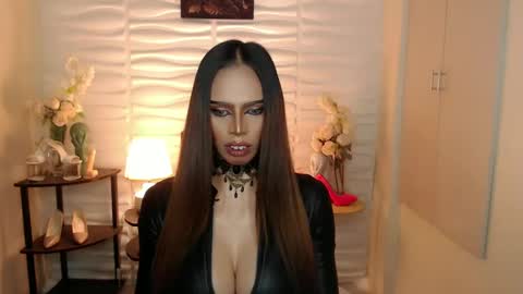 Mistress MikeyAlawi online show from 12/04/24, 06:34