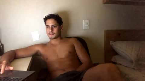 Latino boy online show from 11/15/24, 04:12