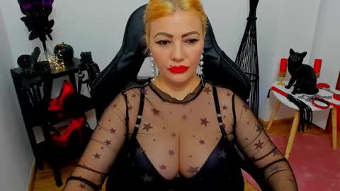 Miss CatSnow online show from 12/05/24, 12:42