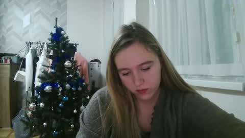 mollywinters_ online show from 12/21/24, 07:24