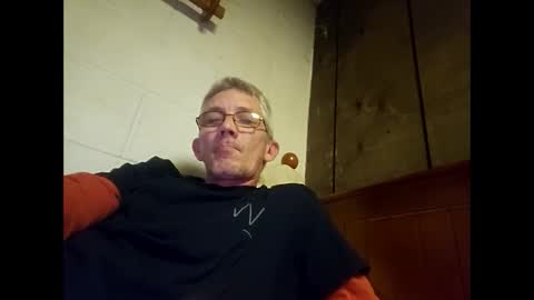 papasmurf4u81 online show from 02/02/25, 05:32