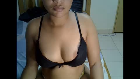 prettiequeen online show from 01/06/25, 01:52