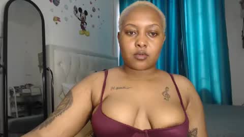 pretty_annah online show from 12/05/24, 11:37