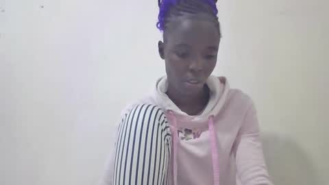 pretty_petite_ebony online show from 11/19/24, 09:45