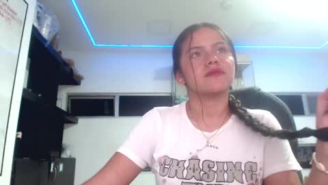 samantha_giraldo1 online show from 11/26/24, 02:23