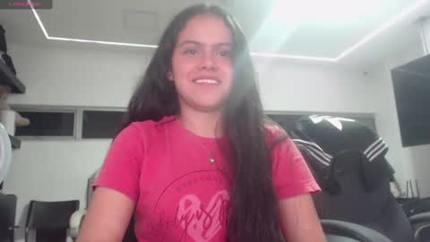 samantha_giraldo1 online show from 12/31/24, 12:15