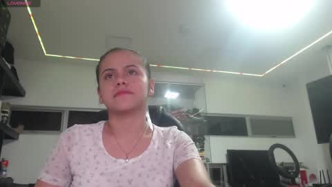 samantha_giraldo1 online show from 01/06/25, 12:02