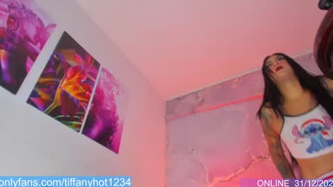 Tifanny Benitez  online show from 12/31/24, 02:33