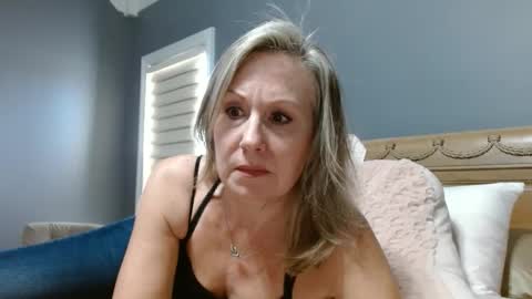 LisaisLuscious online show from 11/22/24, 02:37