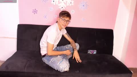 skinnyx_cute19 online show from 12/22/24, 12:28