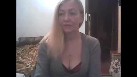 sweet4blonde609 online show from 11/11/24, 12:45