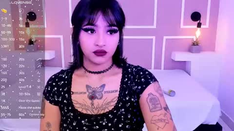 Tashaqueen online show from 12/22/24, 11:39