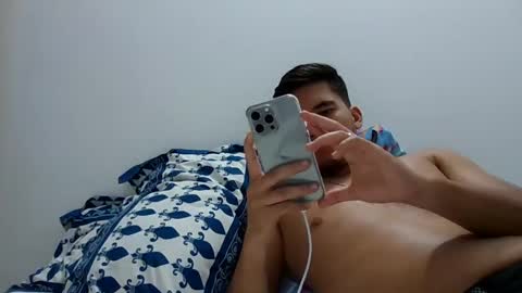 valen_sebas online show from 02/03/25, 03:11