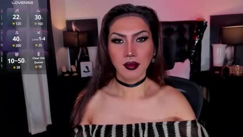 yourqueenisabella online show from 12/23/24, 12:37