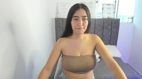 zoe_jones7 online show from 12/10/24, 10:48